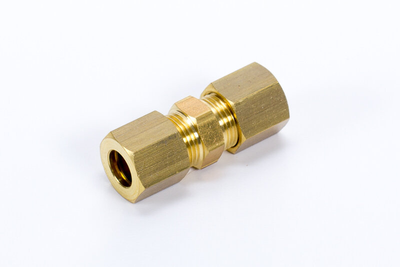 Straight compression fitting connectors