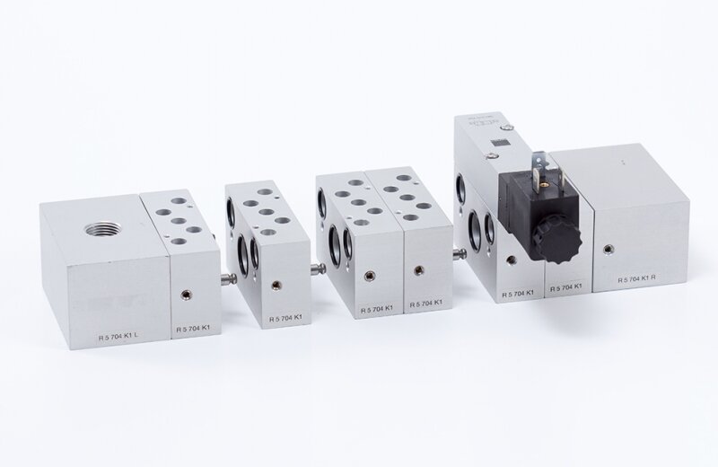 Working ports on the bottom (for control cabinets)
