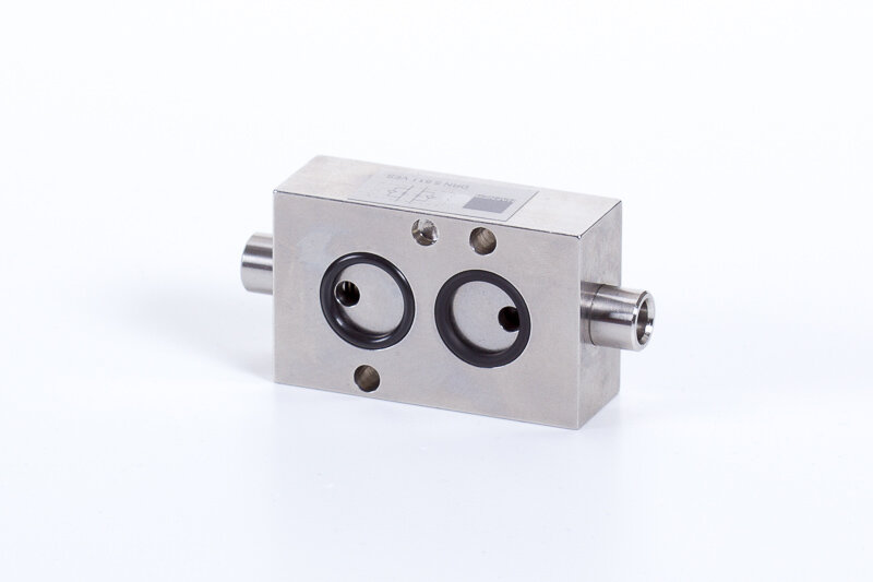 Flow regulator plates