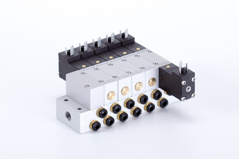 Working ports in the manifold
