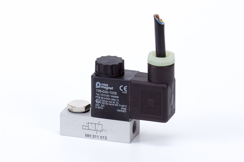 Straight compression fitting connectors