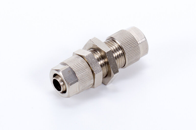 Straight bulkhead fittings, push-on connectors