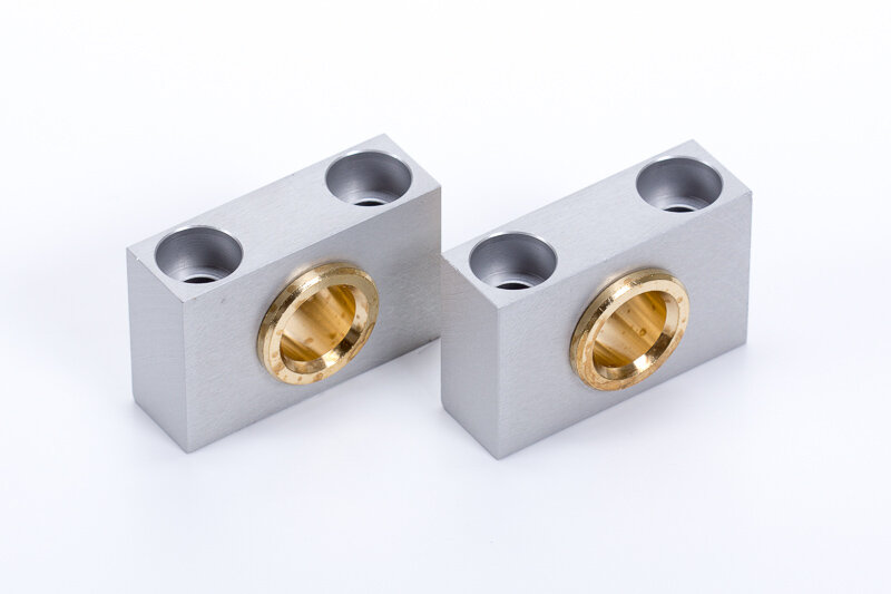 Rear hinge